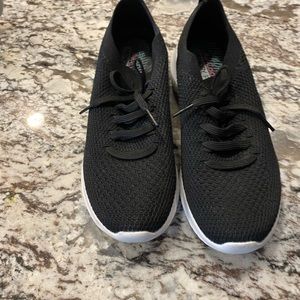 Sketchers ladies sneakers
